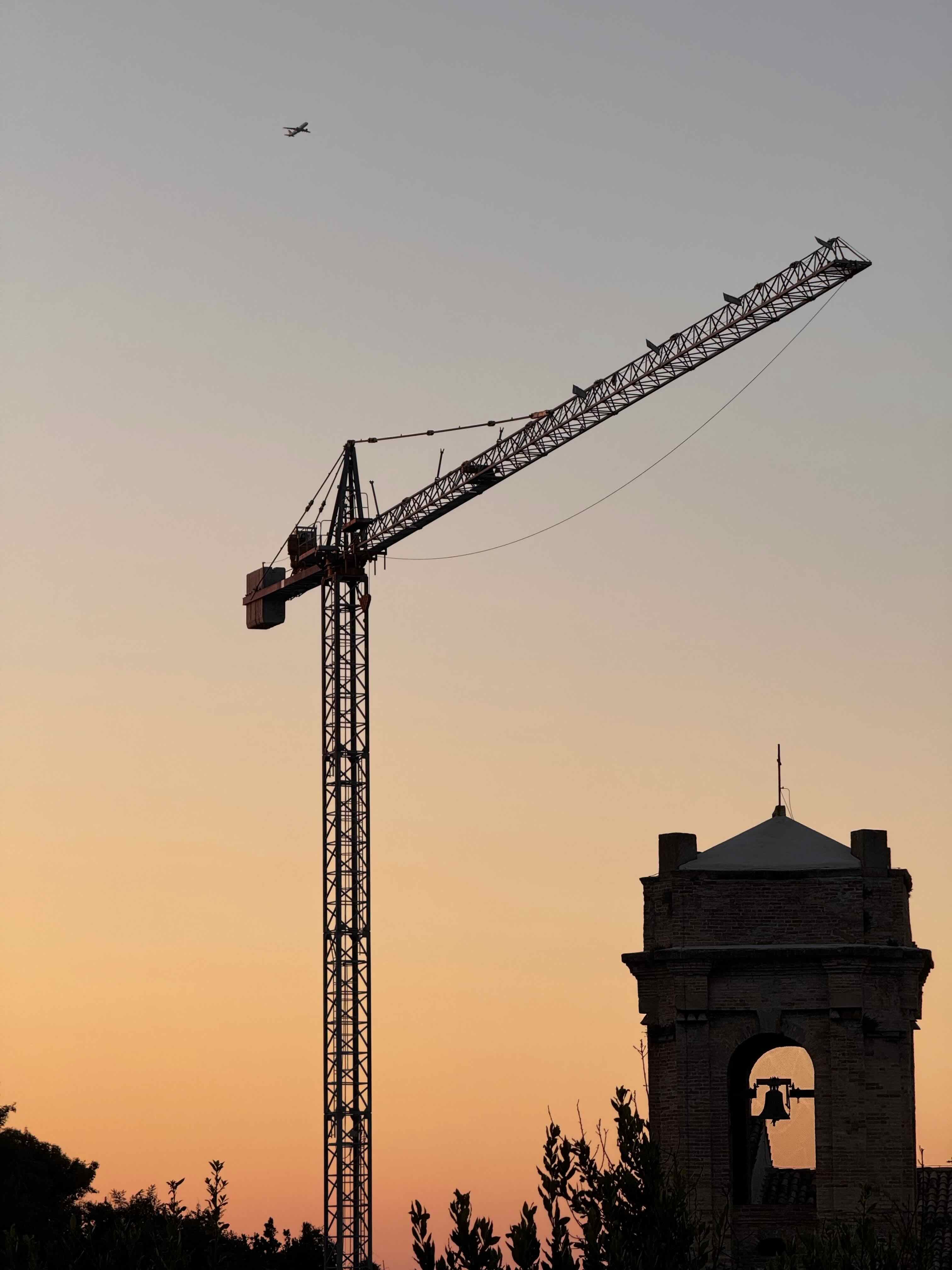 Struttura geometrica fotografata dall basso