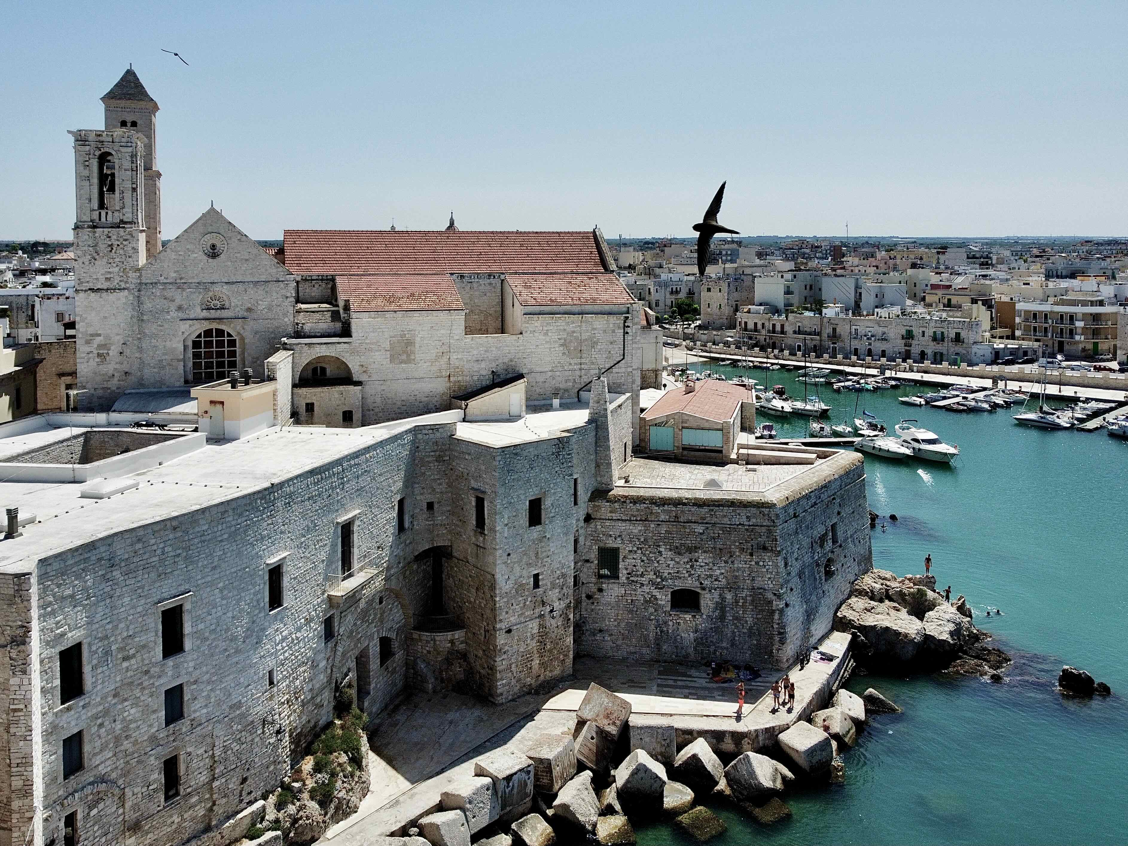 Scatto aereo: costa pugliese